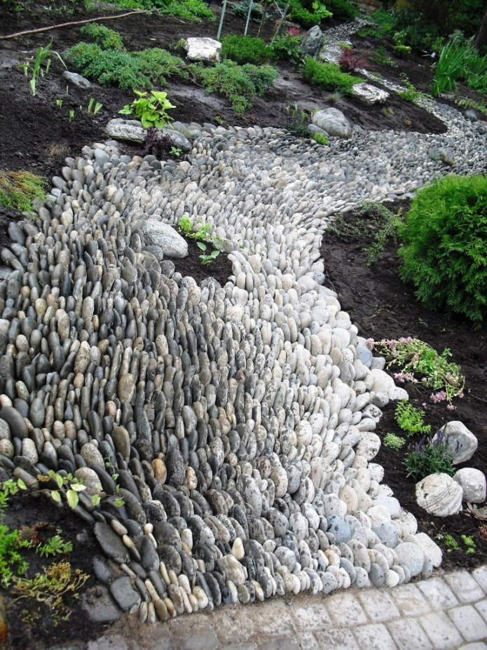 pebbles in landscape design