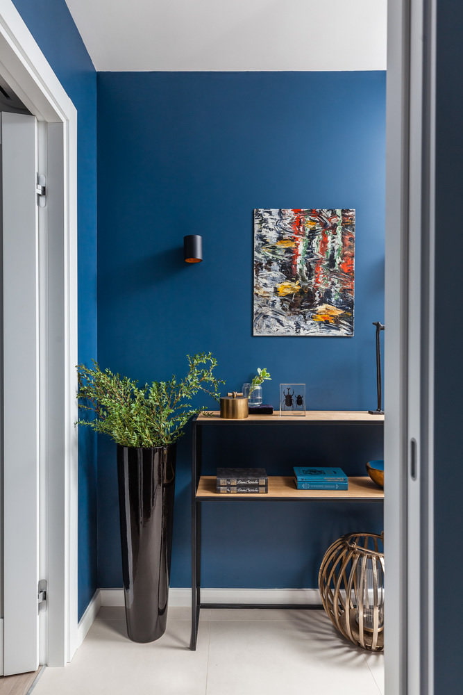 Console in the hallway Console in the hallway