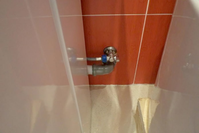 Connect the hose to the outlet