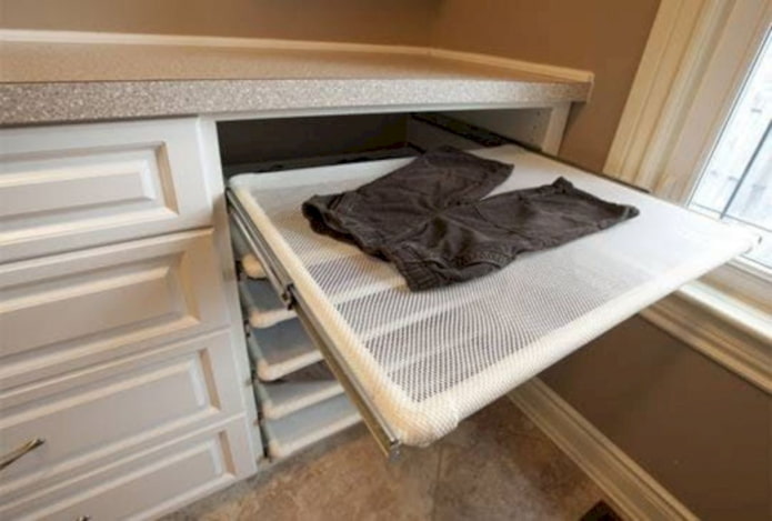 drying in the chest of drawers