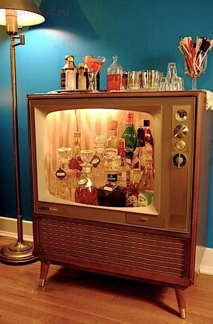 Mini bar from retro TV Mini bar from retro TV