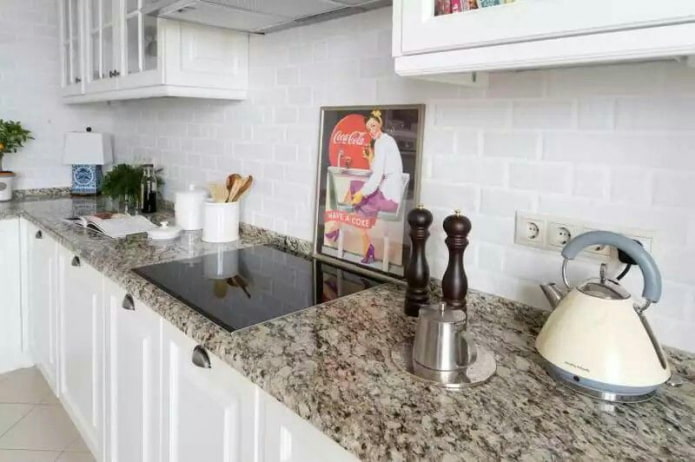 sockets on the apron sockets on the apron