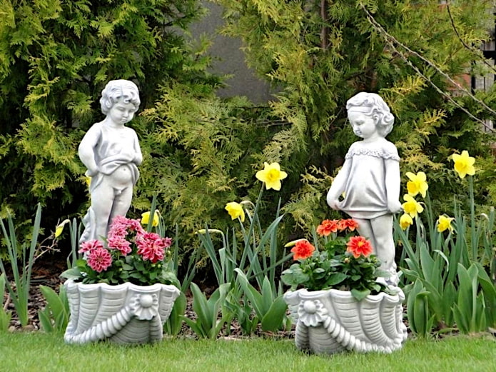 garden statues