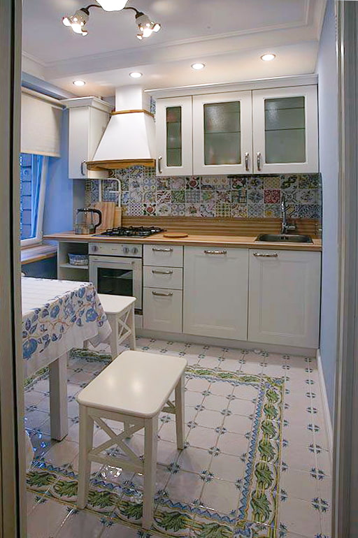 General view of the kitchen