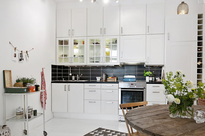 white kitchen in 3 tiers