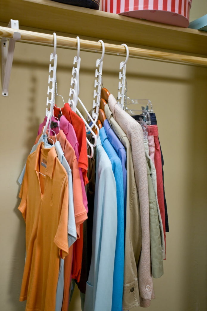 Tiered T-shirt Hangers Tiered T-shirt Hangers