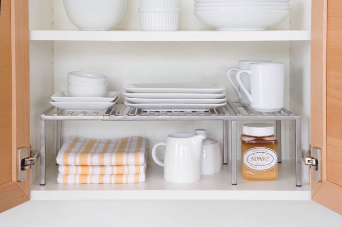 Sliding metal shelf Sliding metal shelf