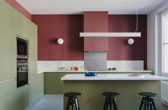 combination of red and green