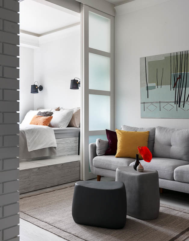 Bed on the podium Bed on the podium