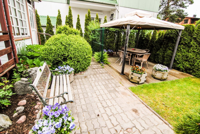 Resting place with gazebo Resting place with gazebo