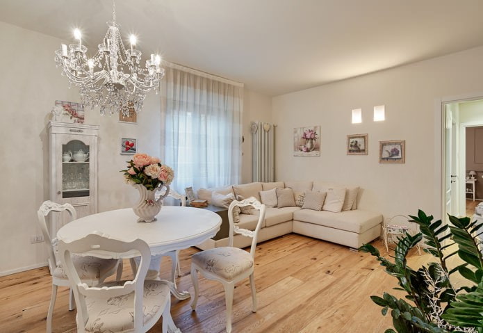 Tulle in the living room Tulle in the living room