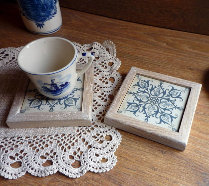 Framed stands Framed stands