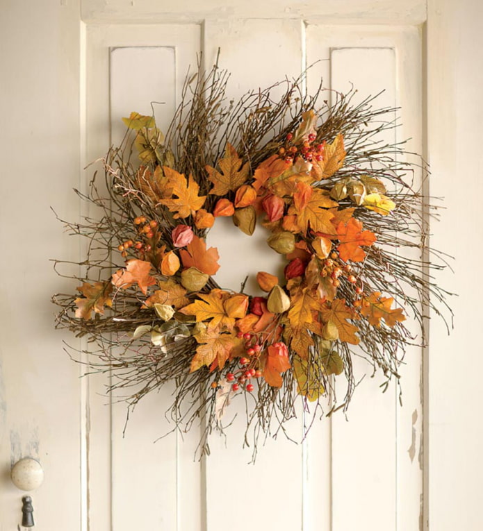 Foliage wreath