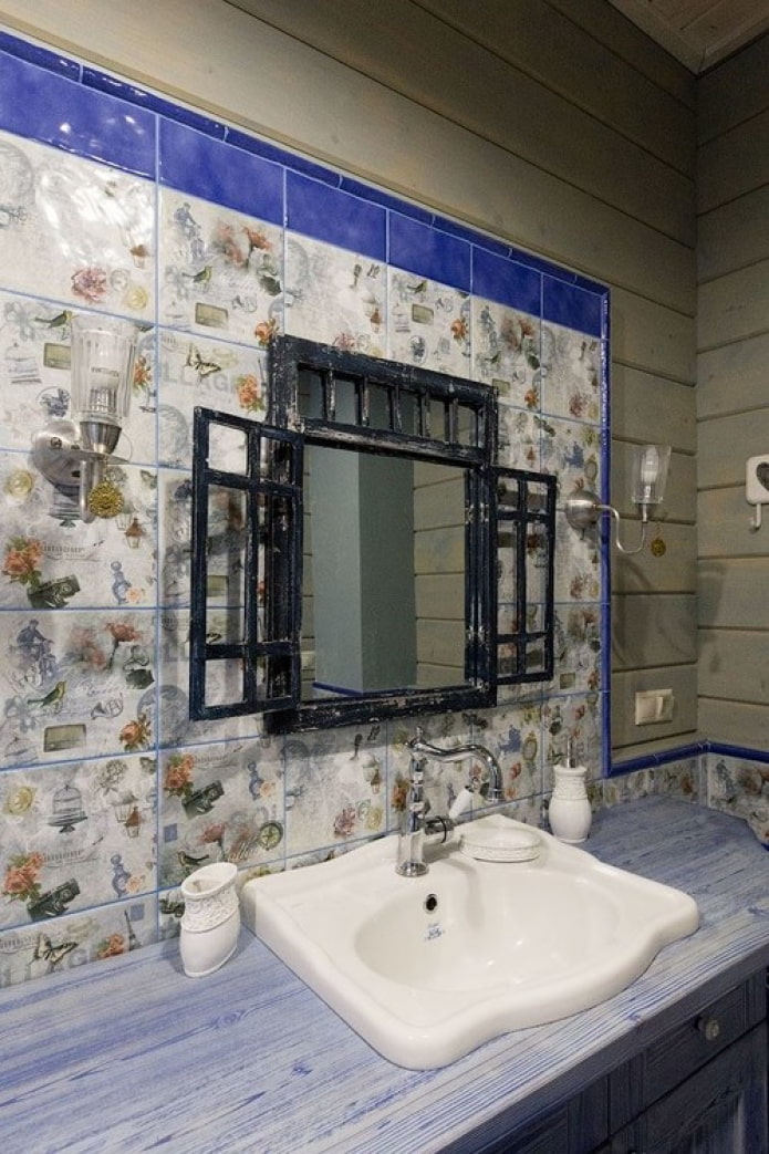 false window in the form of a mirror