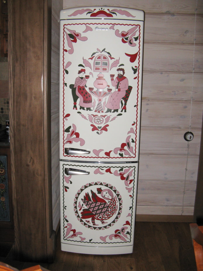 folk motives on the refrigerator