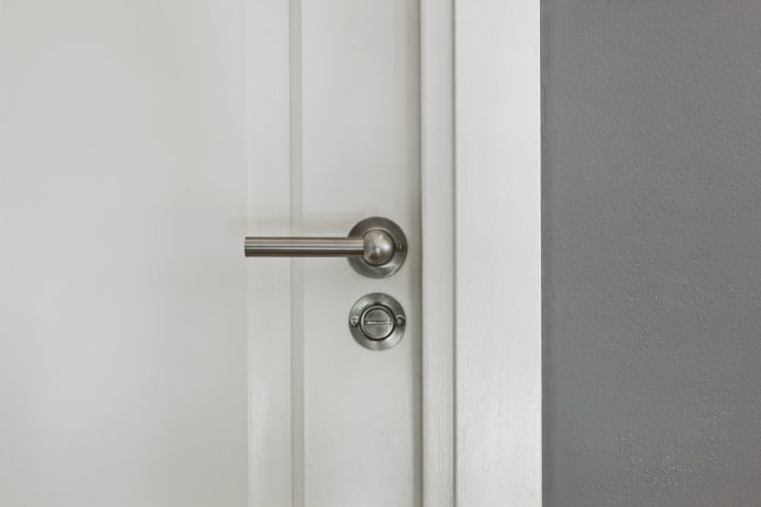 door with lock on the toilet