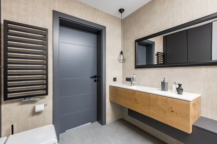 black accents in the bathroom