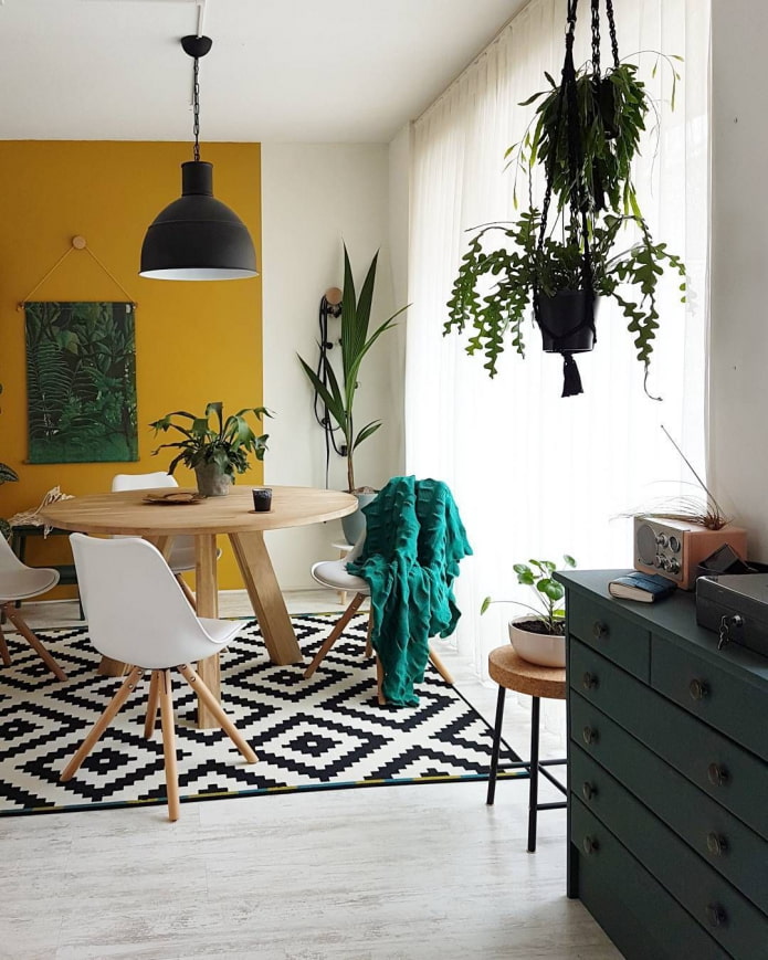 emphasis on part of the wall