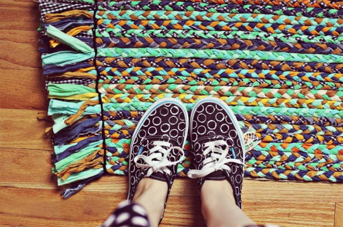 Knitted T-shirt rug Knitted T-shirt rug