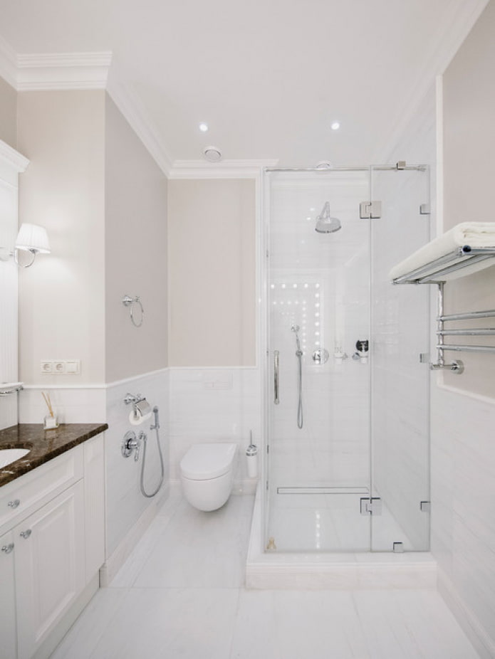 warm shades in the bathroom