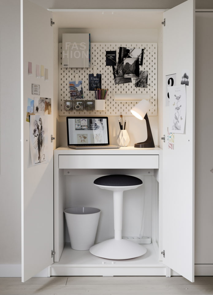 MARREN in the closet MARREN in the closet