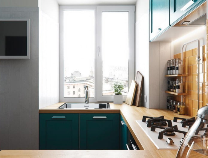 sink in a U-shaped headset sink in a U-shaped headset