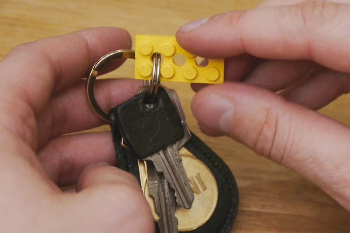 We connect the keys and the part