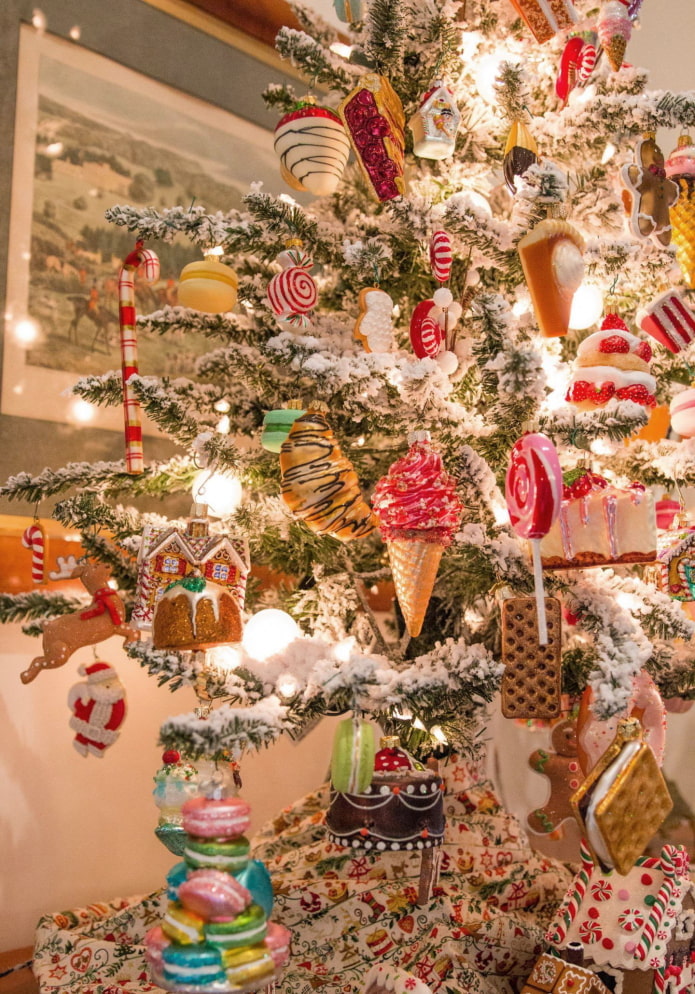 Christmas tree with sweets