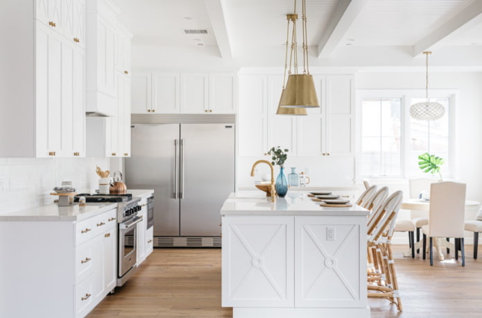 gold accessories in the kitchen