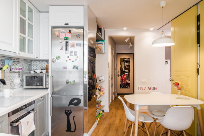 Magnets in a family with children