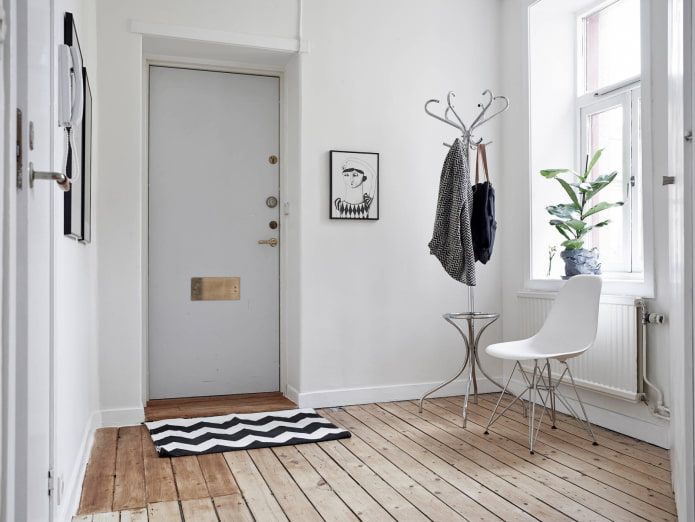 rug on the wooden floor rug on the wooden floor