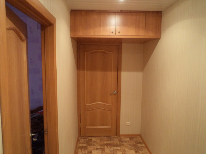 mezzanine in the corridor