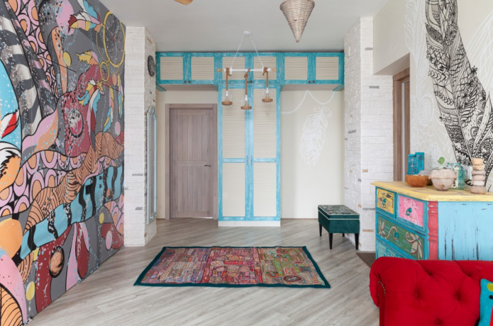 unusual design of the hallway