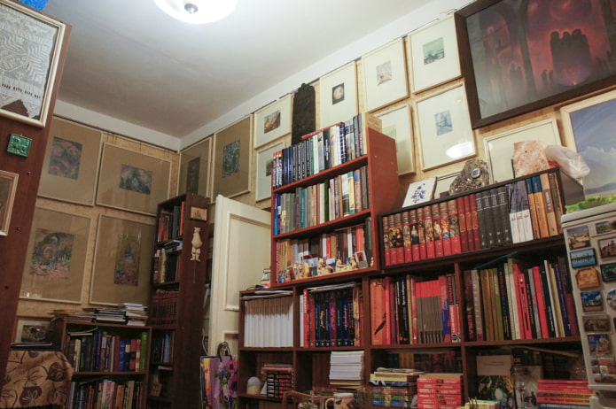 Abundance of magazines and books