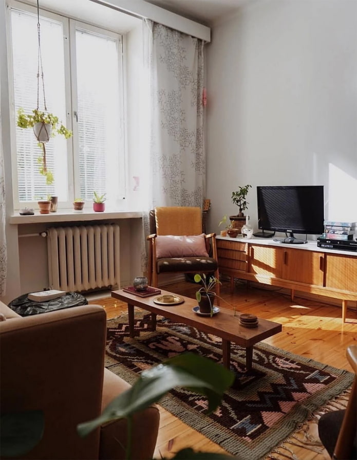 Bench instead of a table Bench instead of a table