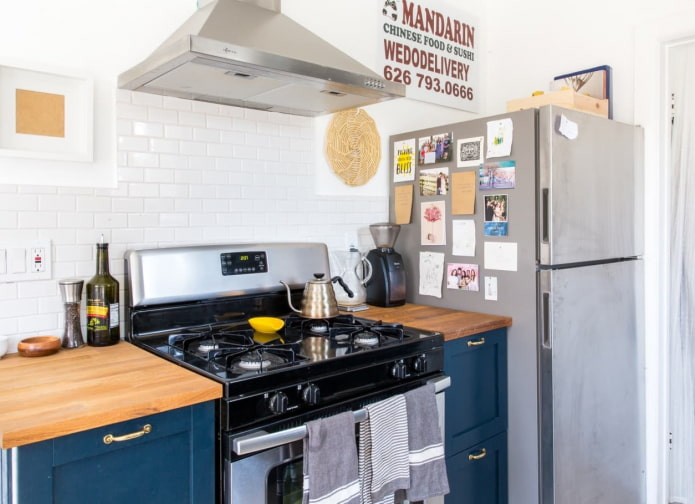 Refrigerator decor with magnets and photos Refrigerator decor with magnets and photos