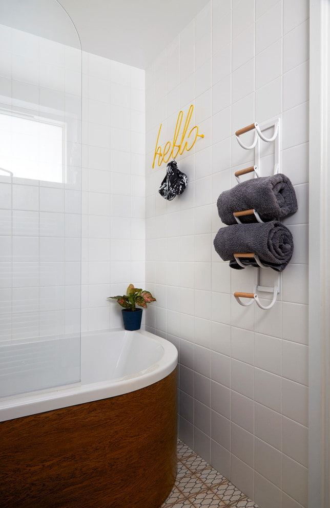 Half-round holder Half-round holder