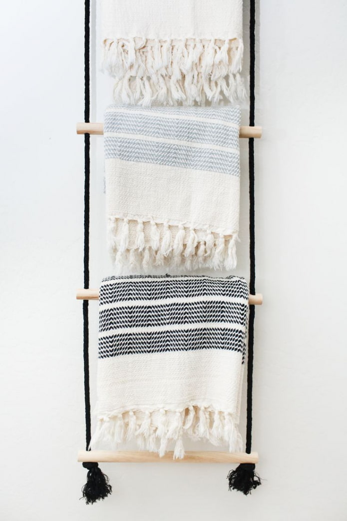 Suspended ladder Suspended ladder