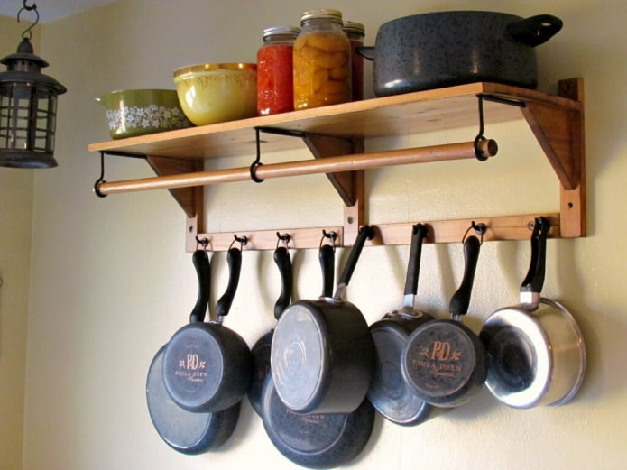 Hook pans Hook pans