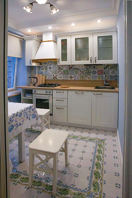 Kitchen post Kitchen post