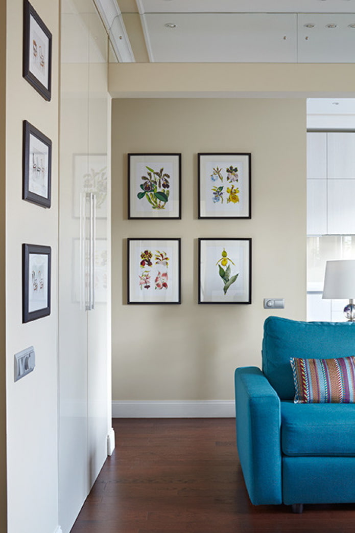 pictures with flowers in the hall