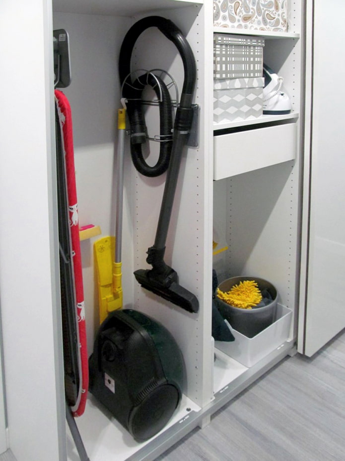 Hidden vacuum cleaner and mop