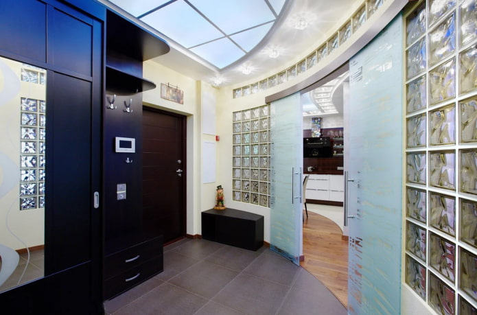 wall decor with glass blocks