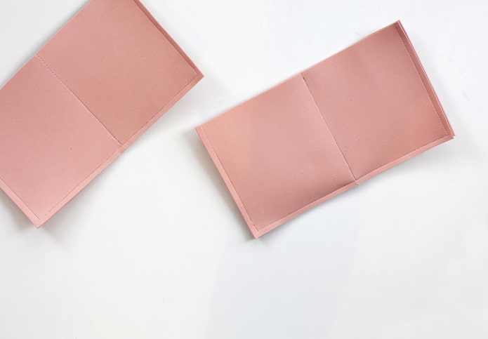 Stitched pockets Stitched pockets