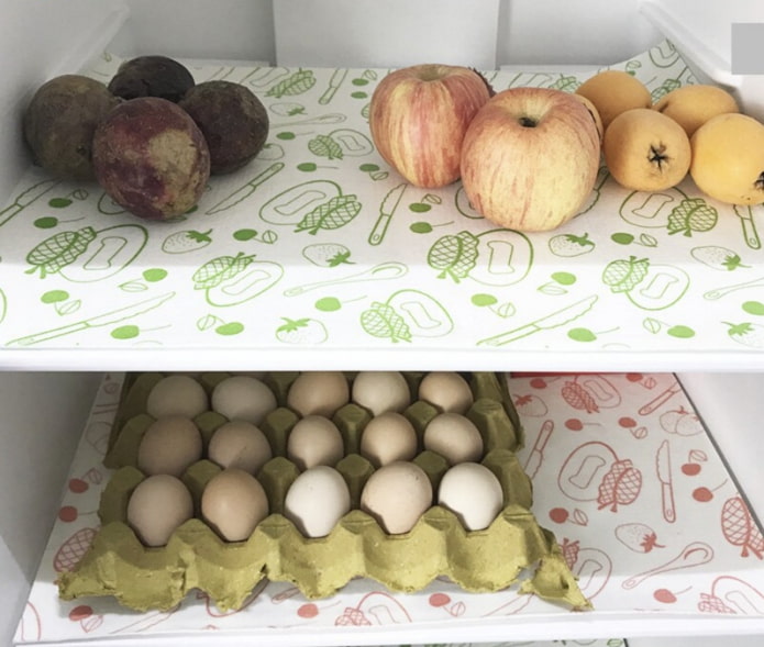 napkins on the shelves