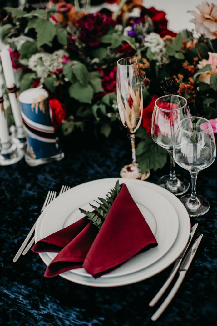 put the napkin nicely put the napkin nicely