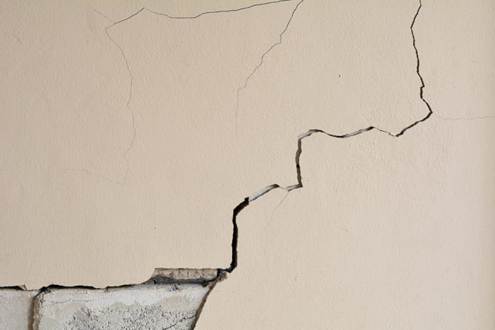 crack in the wall crack in the wall