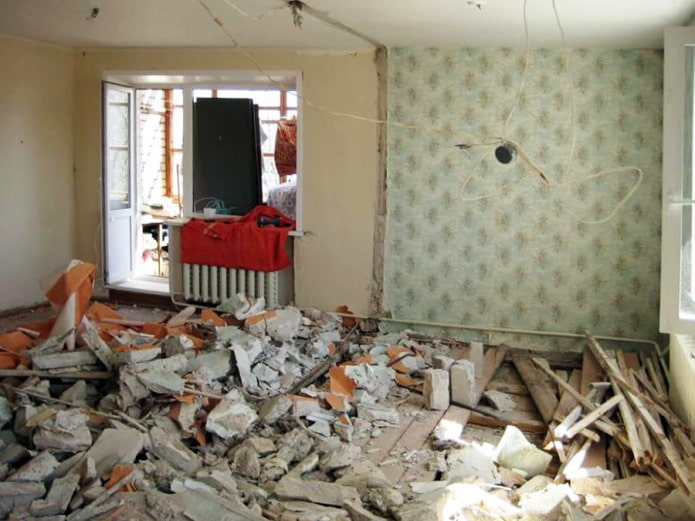 Demolition of the partition Demolition of the partition