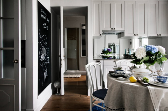 tablecloth in classic kitchen