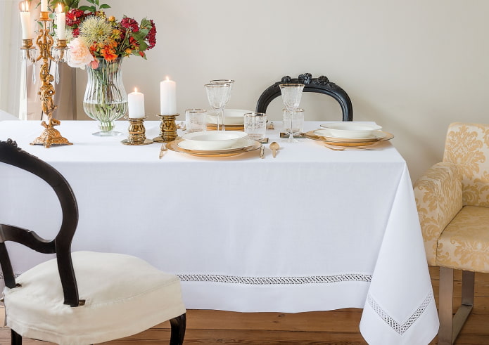 white tablecloth on the table